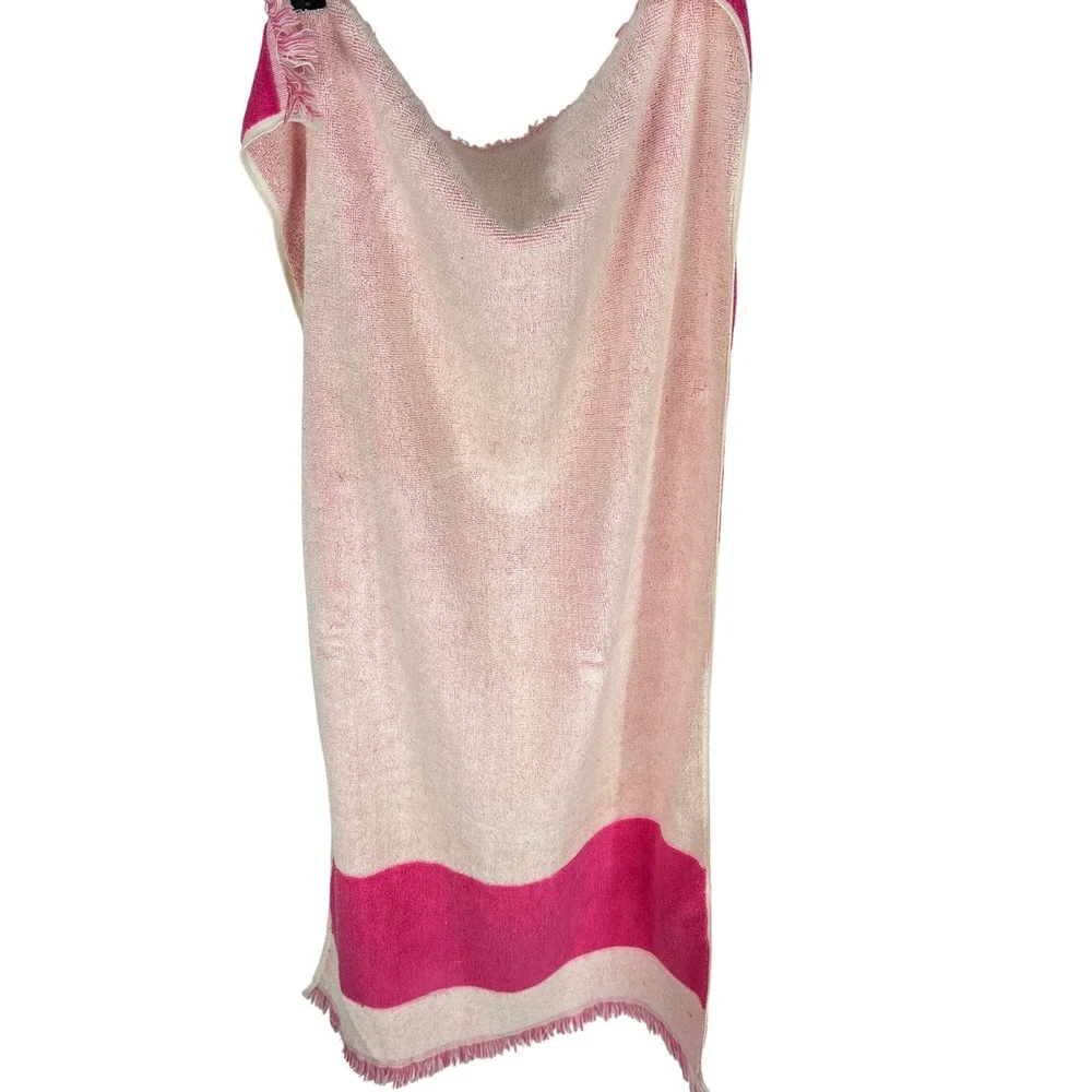 JC Penneys Vintage Hot Pink Floral Pansy Fringed Terry Cloth Bath Towel Retro